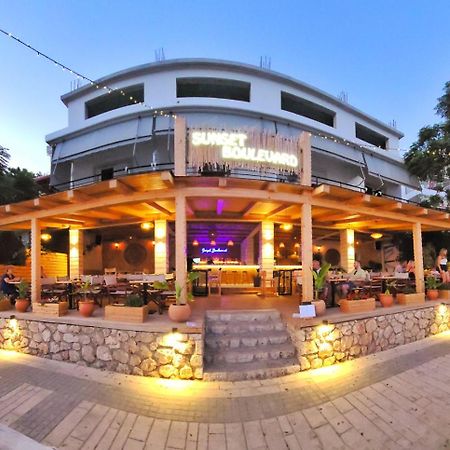 Sunset Boulevard Hotel Qeparo Extérieur photo